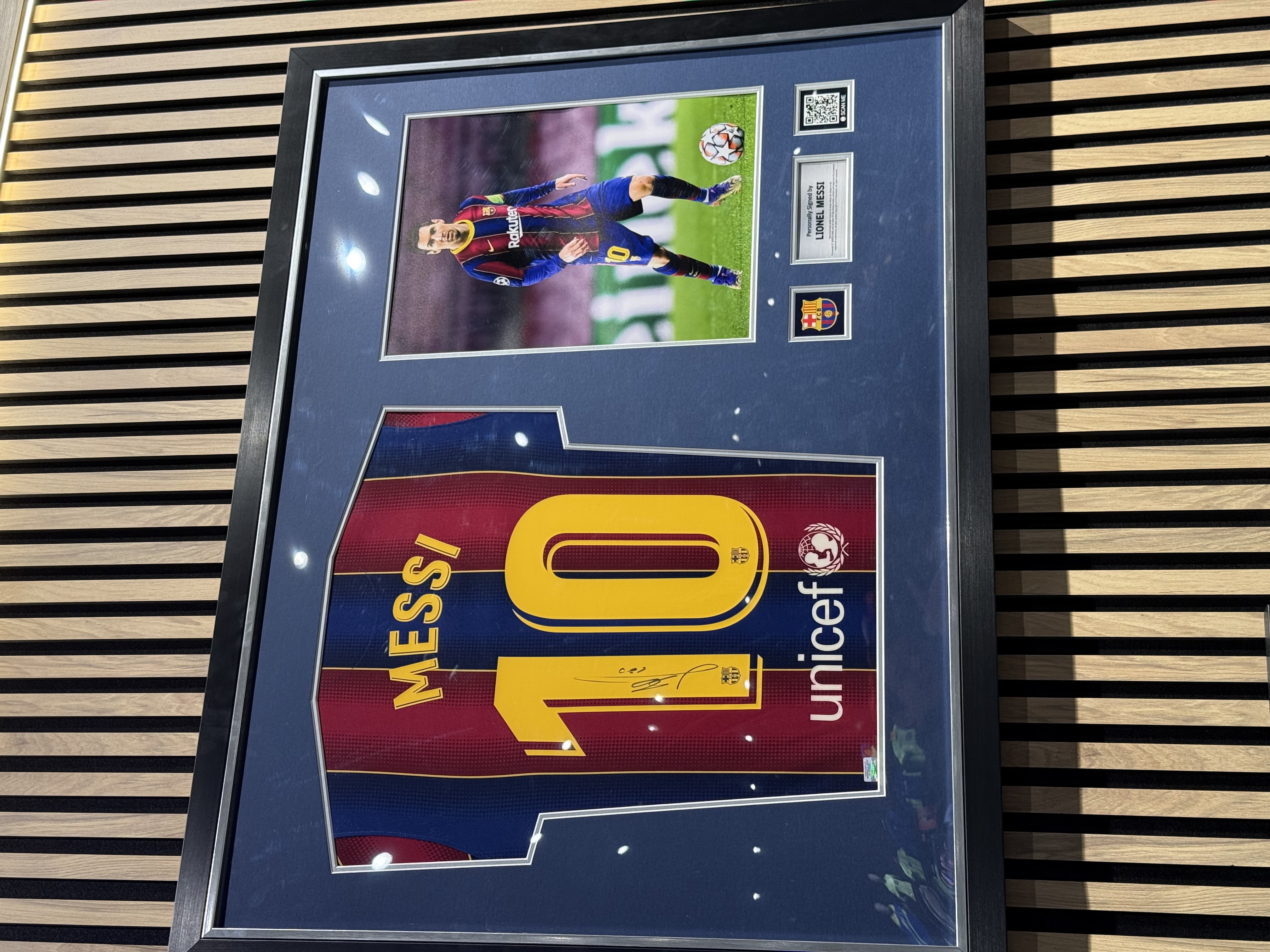 梅西 10 号签名球衣