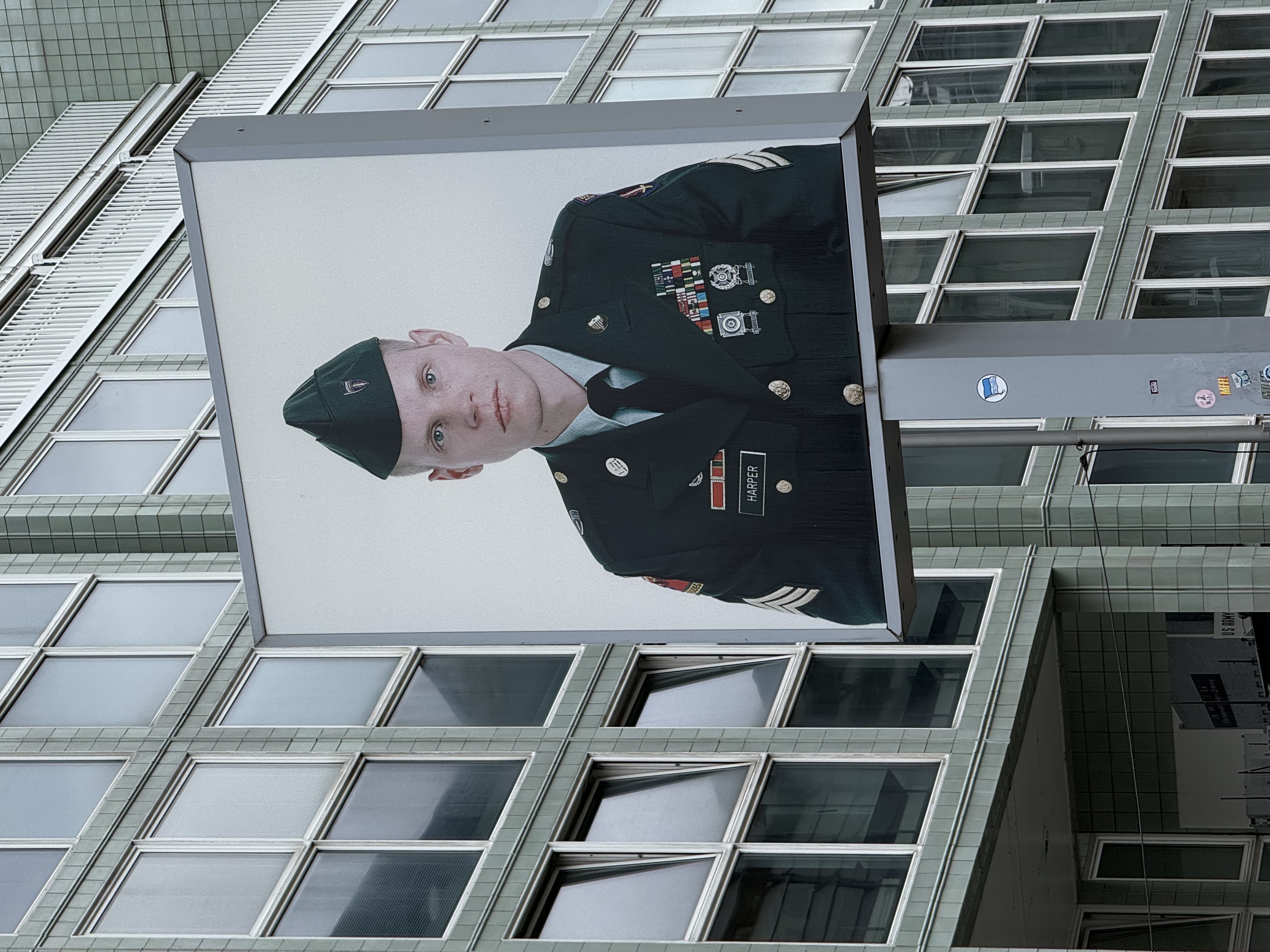 查理检查站的美国士兵肖像