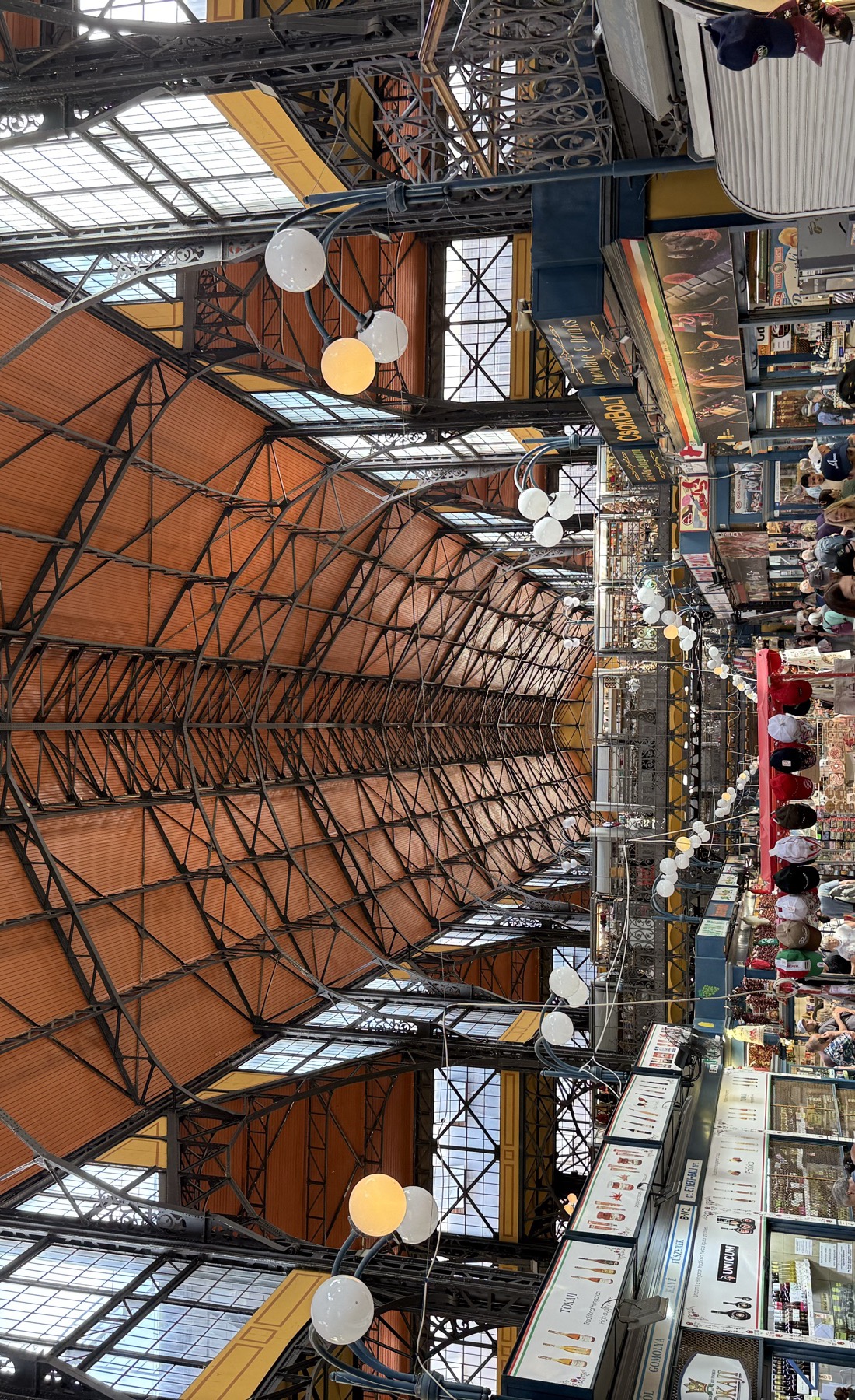 中央大市场内部