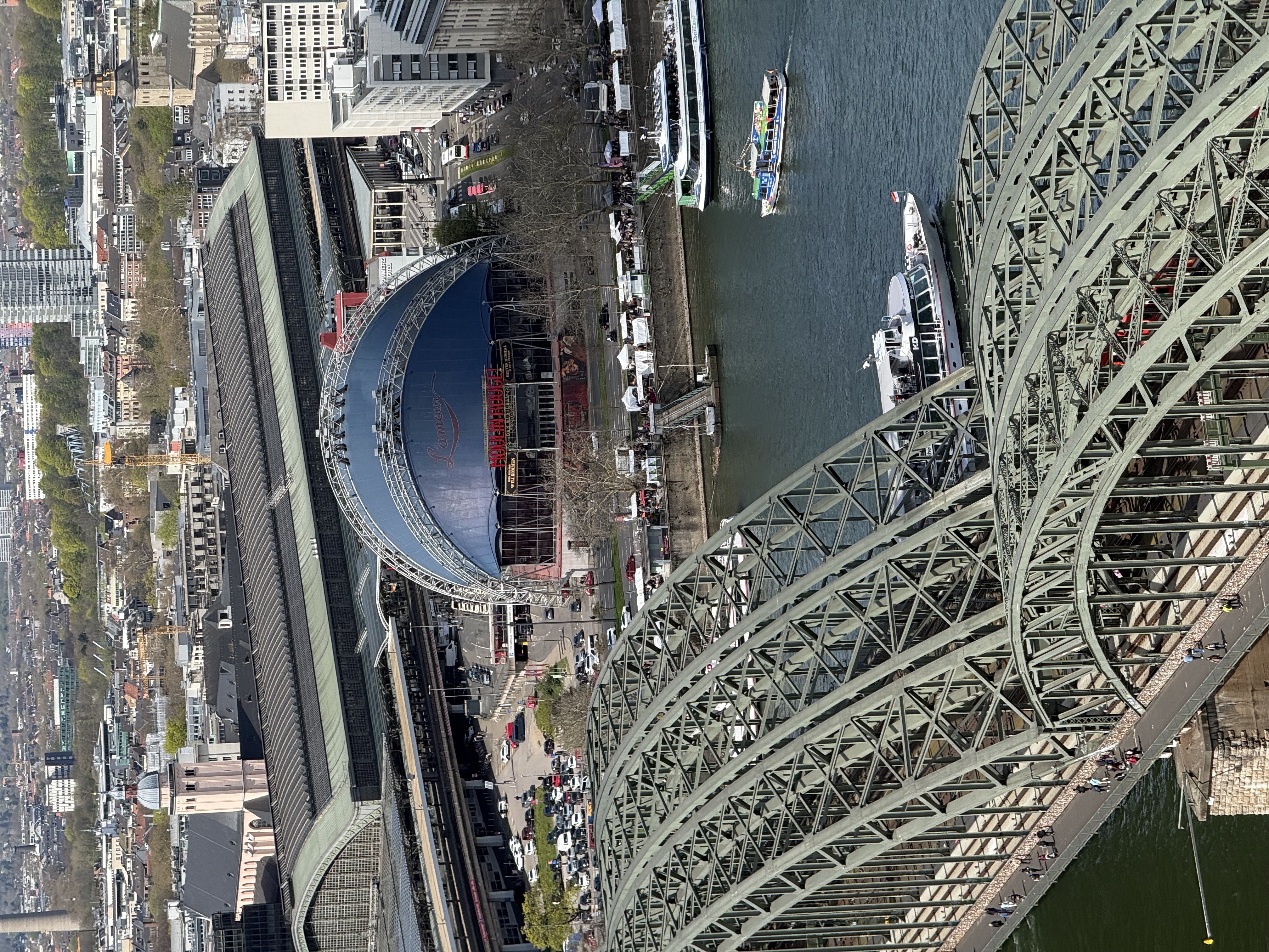 俯瞰霍亨索伦桥