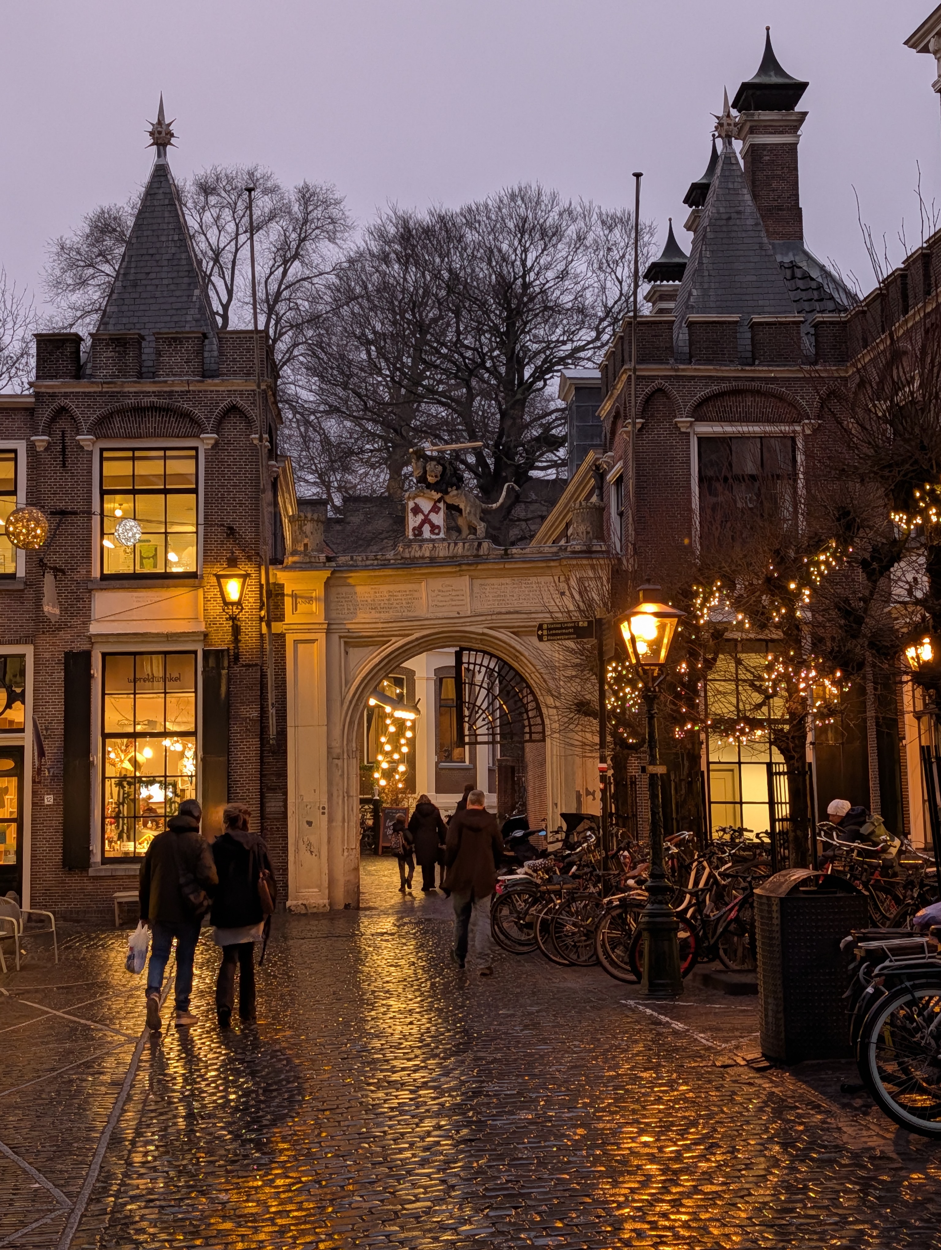 Burcht 入口的拱门