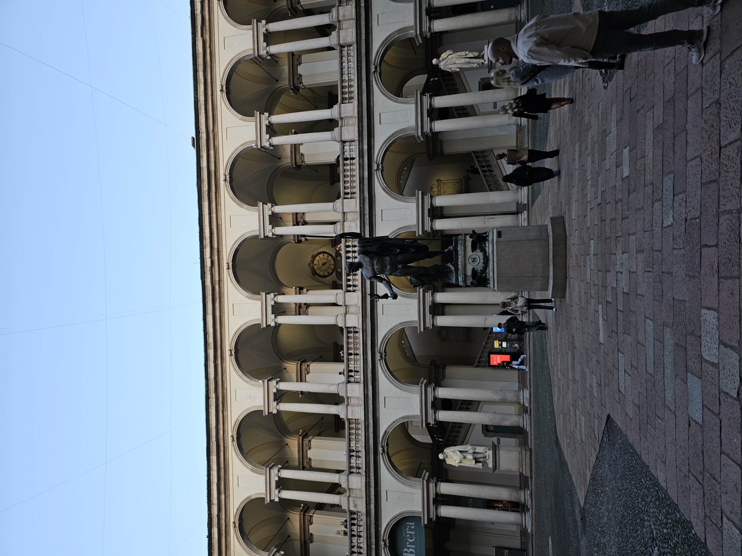 布雷拉宫庭院正面