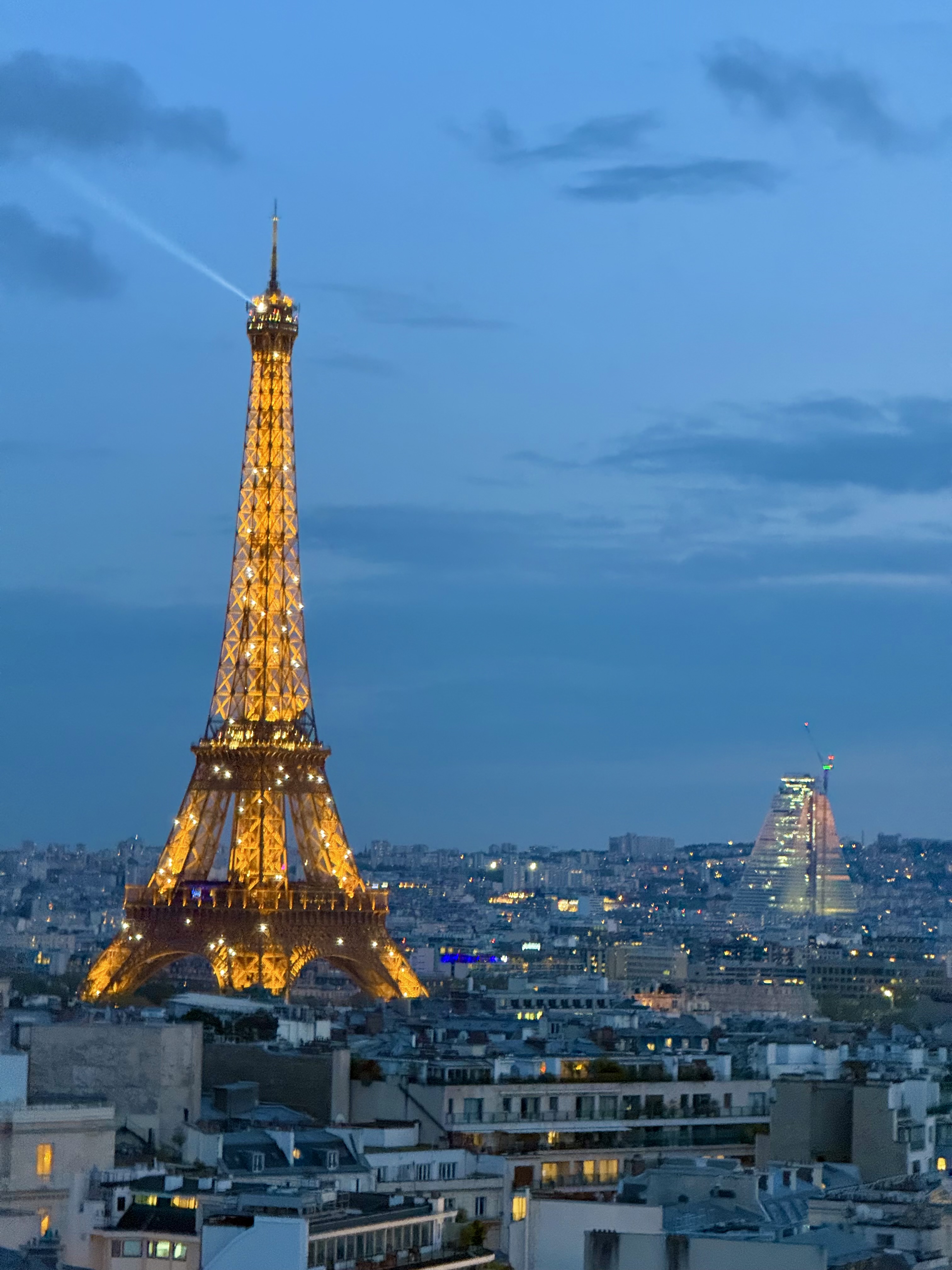 凯旋门顶看铁塔夜景